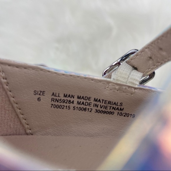 CHILDREN PLACE SILVER FLATS SHOES SIZE 6 TODDLER - Picture 11 of 11